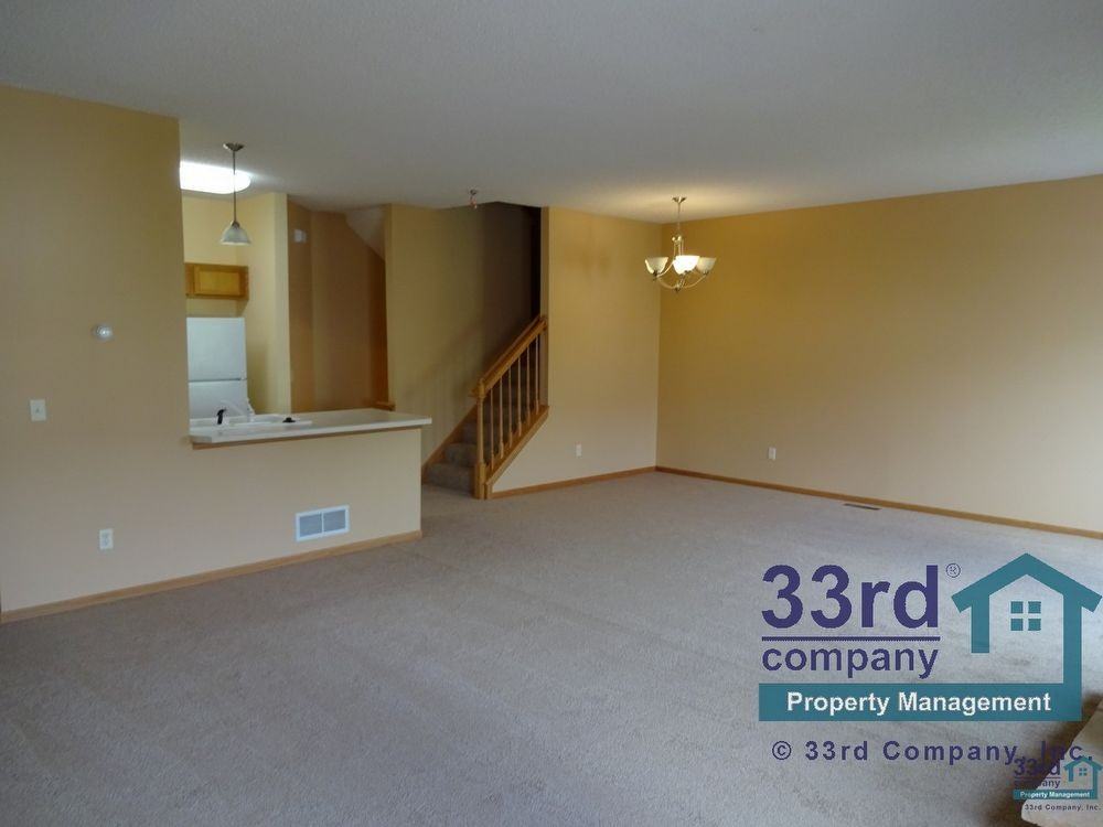 670 Kingfisher Ln - Photo 2 of 13