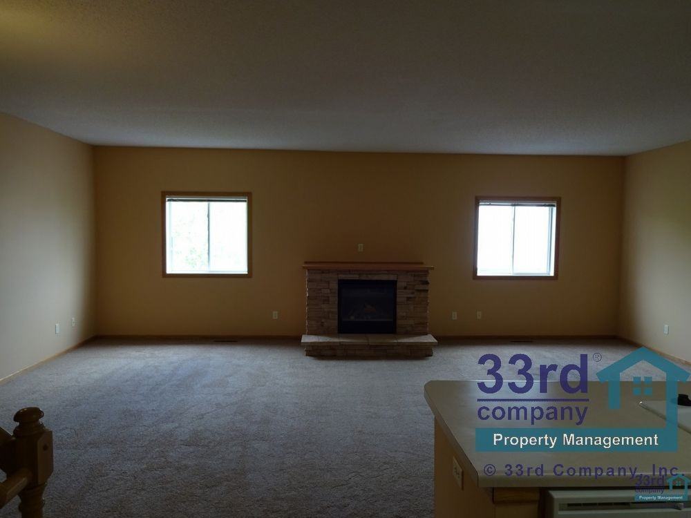 670 Kingfisher Ln - Photo 3 of 13
