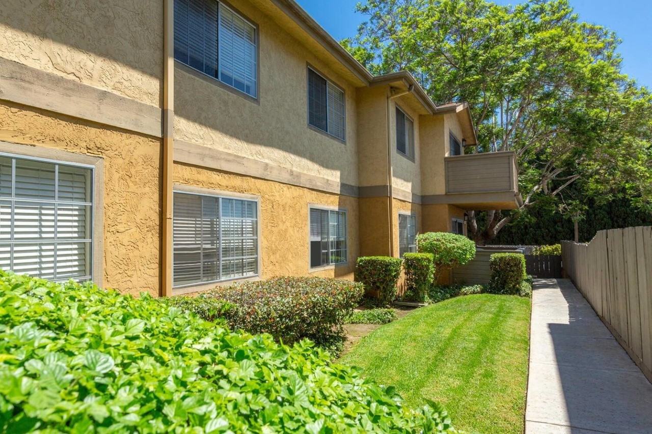 Elán Village Court Apartment Homes - Photo 3 of 9