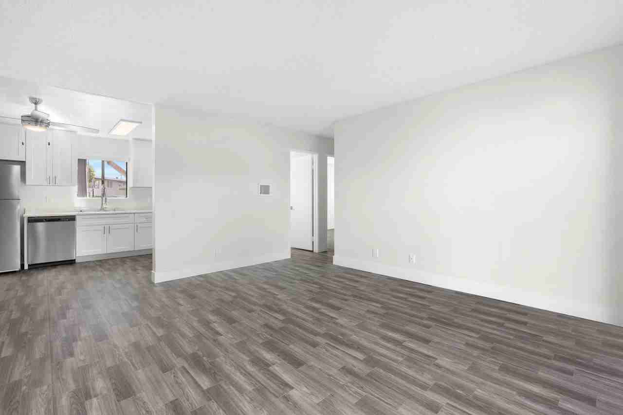 Fashion Hills Terrace - Photo 3 of 35