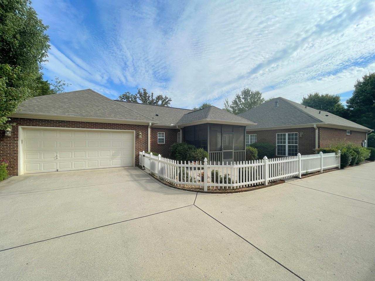 28 Belmont Pl #1 - Photo 5 of 36