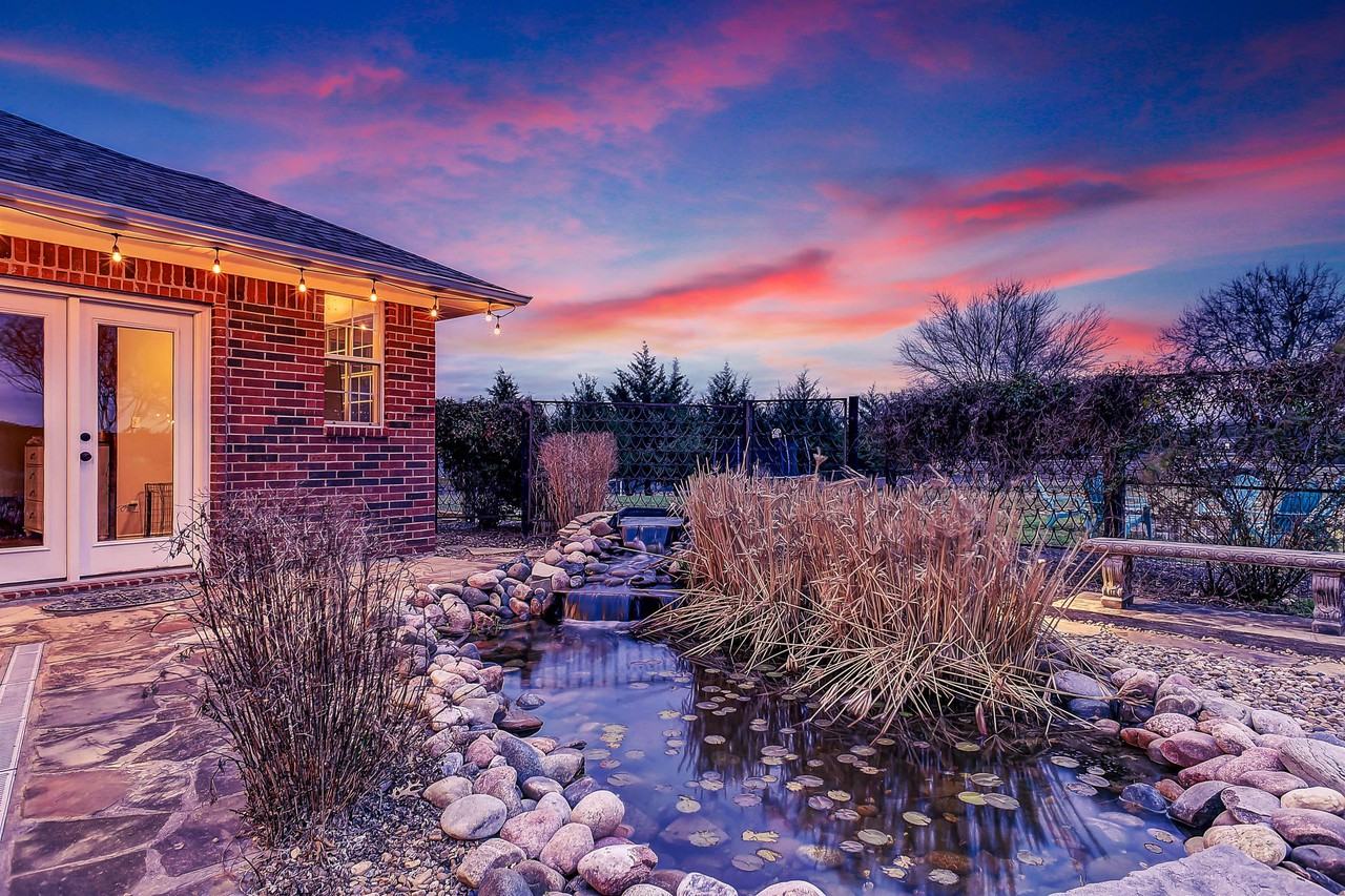 105 Golden Rd #1 - Photo 3 of 43