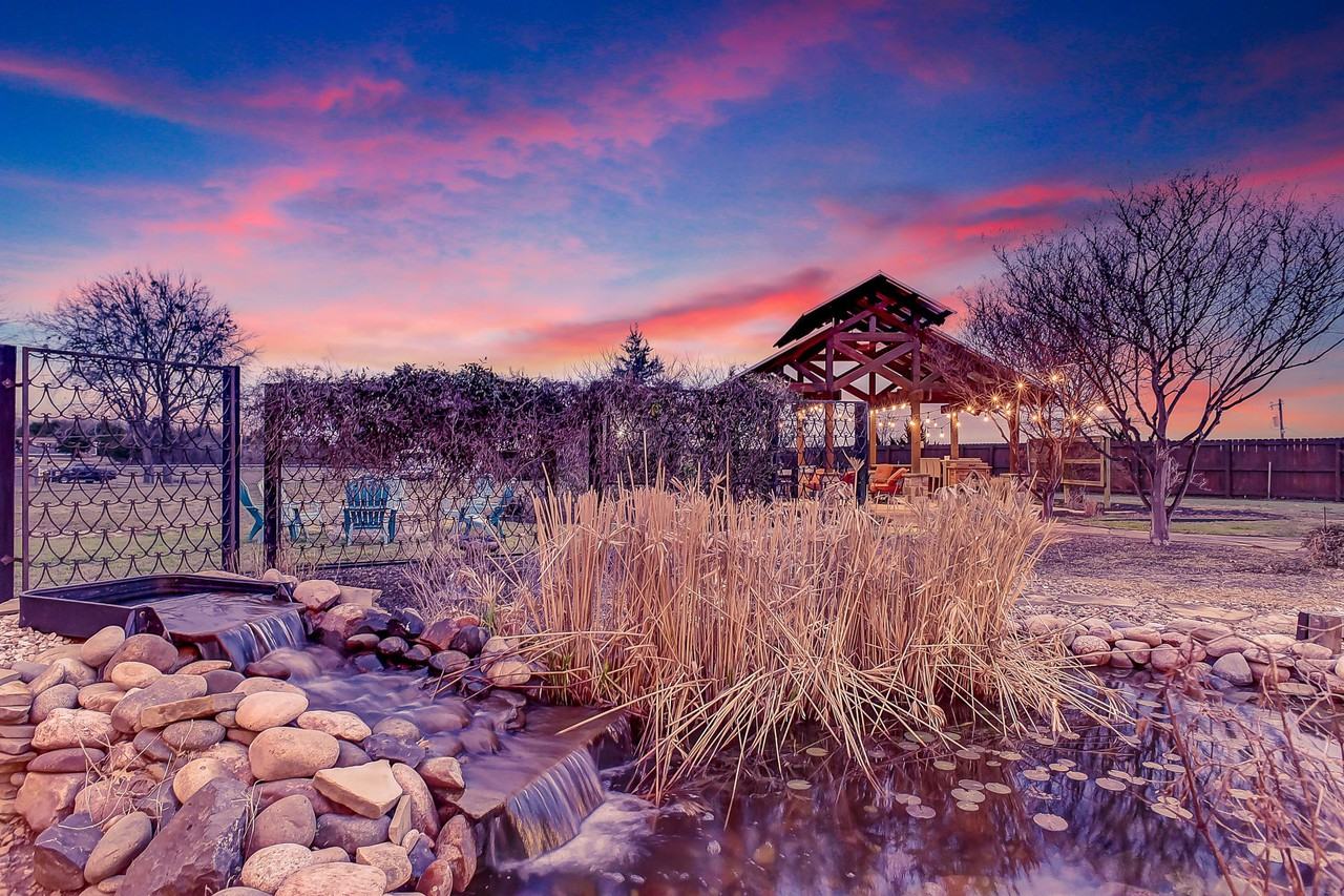 105 Golden Rd #1 - Photo 4 of 43