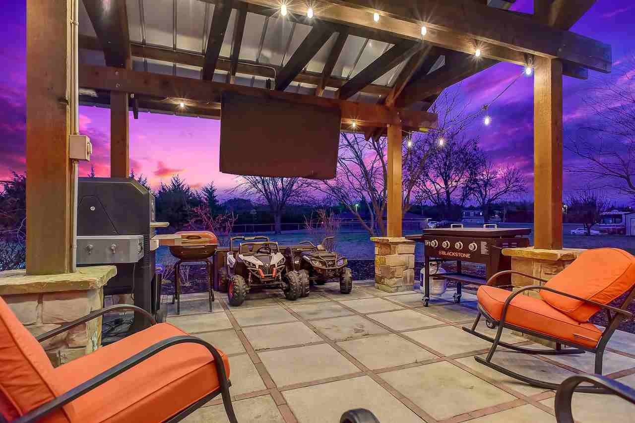 105 Golden Rd #1 - Photo 6 of 43