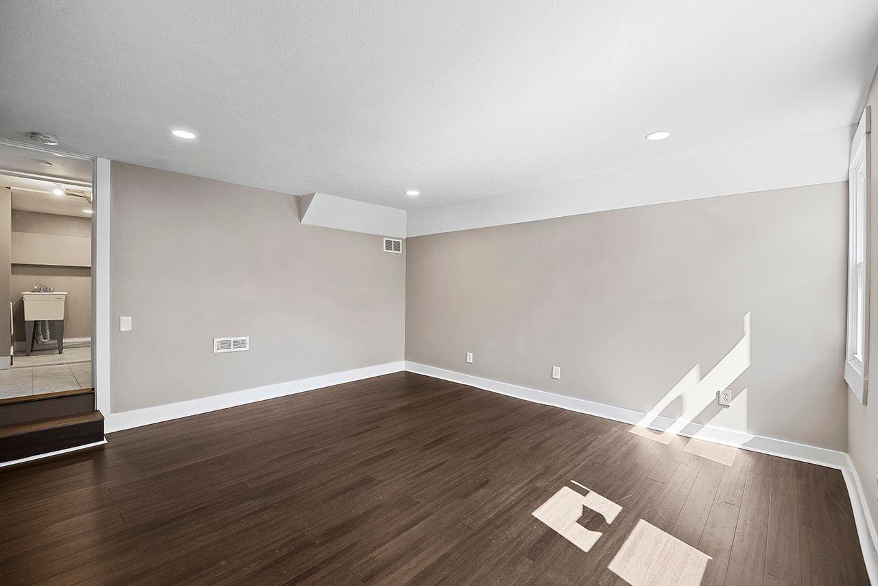 529 Spruce St #1 - Photo 3 of 33