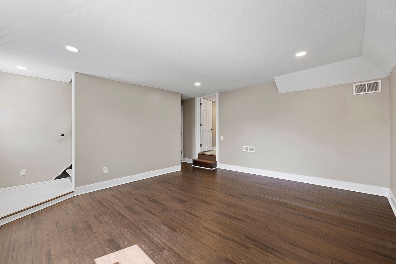 529 Spruce St #1 - Photo 4 of 33