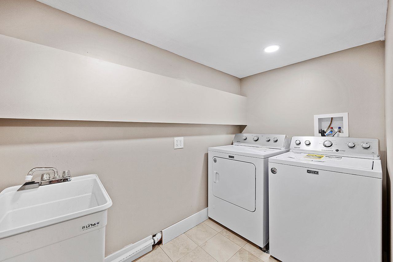529 Spruce St #1 - Photo 6 of 33