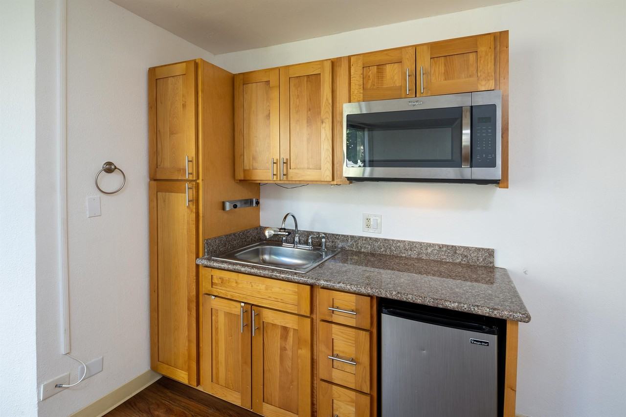 134 Kapahulu Ave #1 - Photo 4 of 14