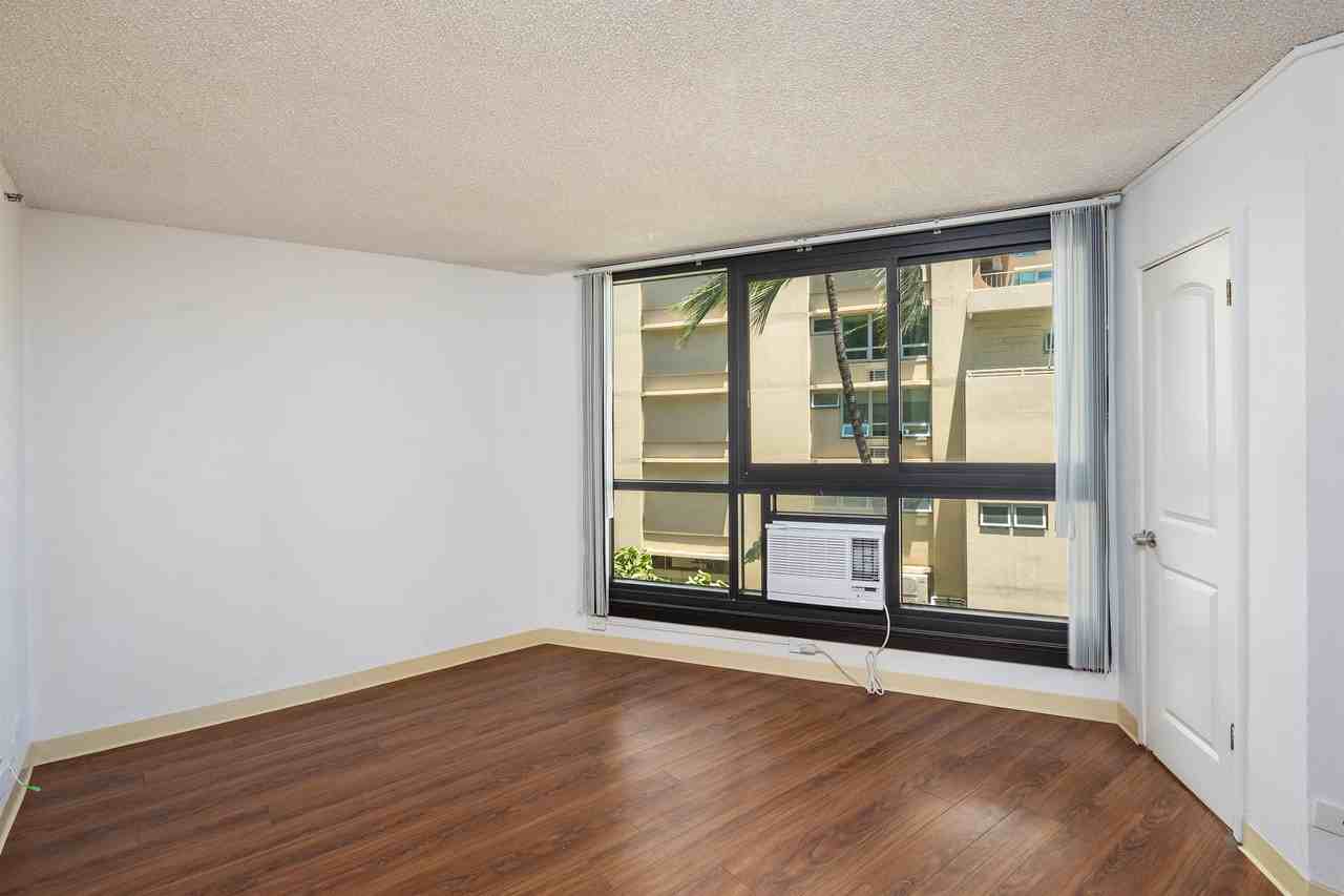 134 Kapahulu Ave #1 - Photo 6 of 14