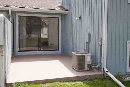 1300 Kirkwood Dr - Photo 3 of 20