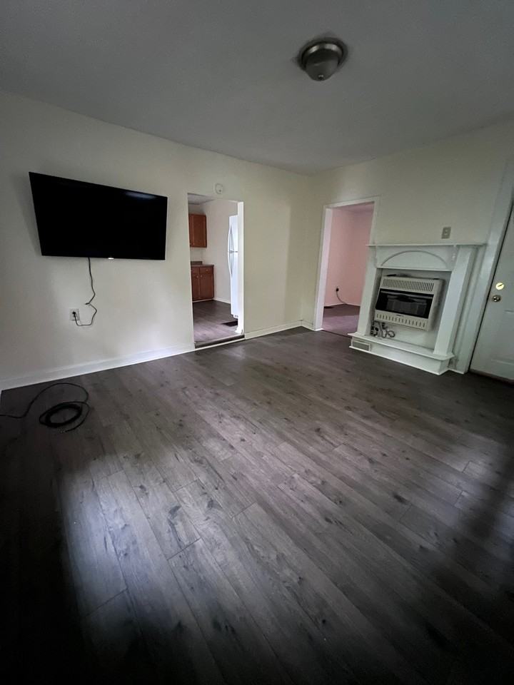 148 West Schuyler Street #1 - Photo 5 of 8