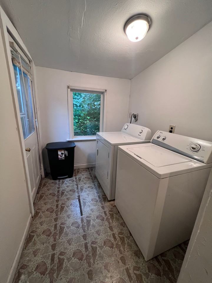 148 West Schuyler Street #1 - Photo 7 of 8