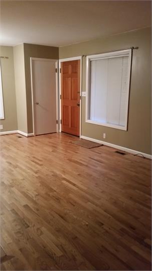 East side duplex - Photo 3 of 8