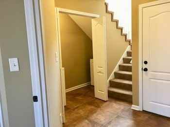 1723 Thistlewood Dr Apt C - Photo 2 of 34