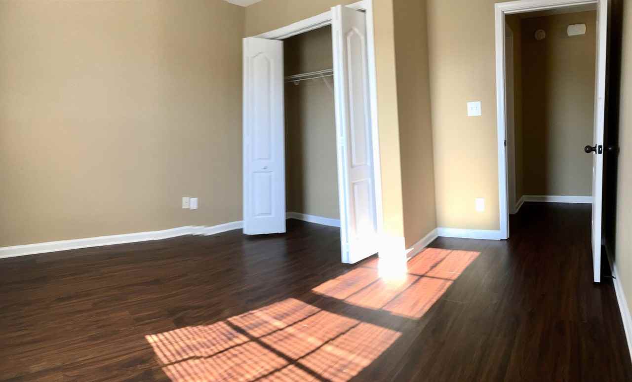 1723 Thistlewood Dr Apt C - Photo 6 of 34