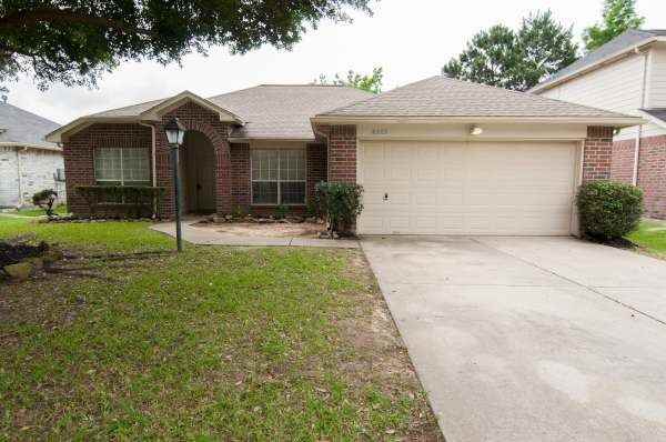 18203 Gravenhurst Ln - Photo 2 of 44