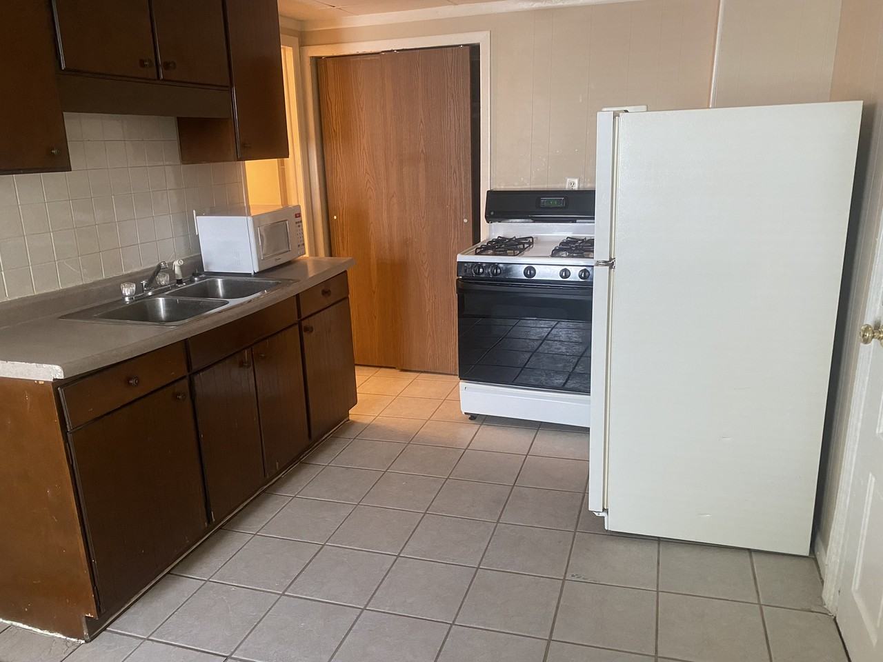 505 Douglas St #3 - Photo 2 of 10