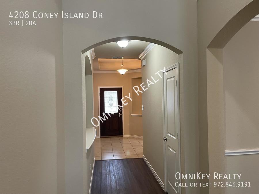 4208 Coney Island Dr - Photo 2 of 17