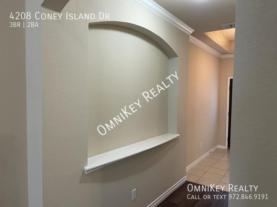 4208 Coney Island Dr - Photo 3 of 17