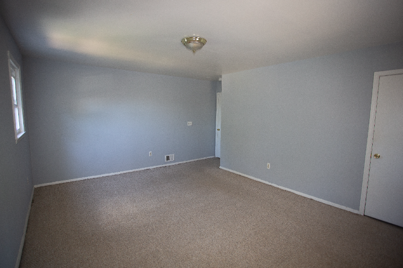 1688 Rutherford St - Photo 2 of 9