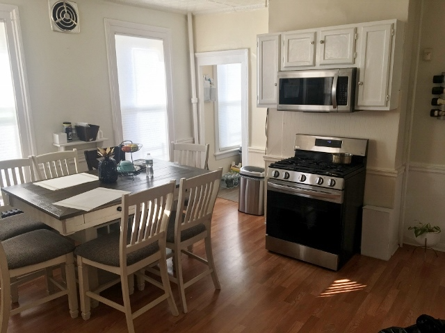320 Catherine St - Photo 2 of 20