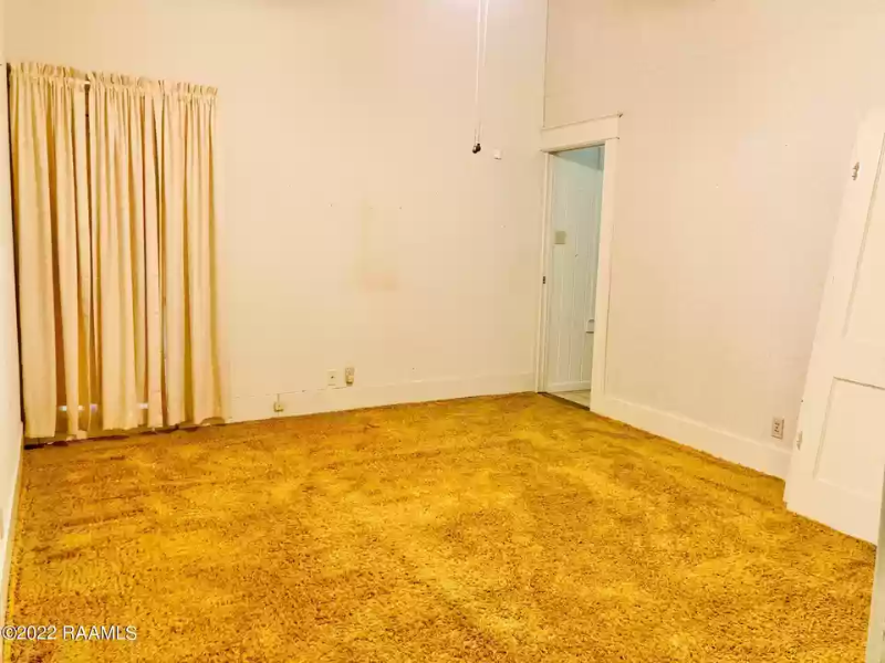 526 N Avenue I - Photo 3 of 7