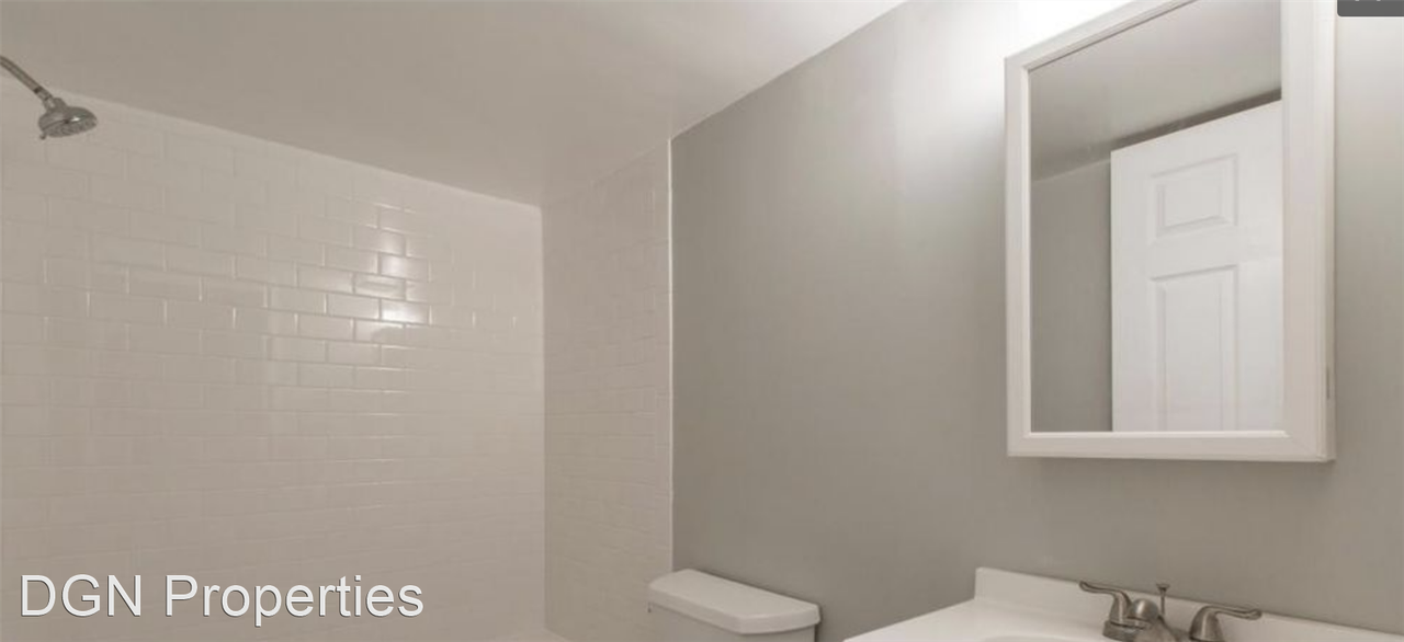 2946 Devereaux Avenue - Photo 2 of 10