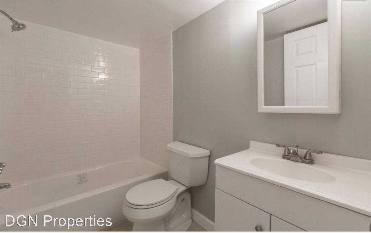 2946 Devereaux Avenue - Photo 3 of 10
