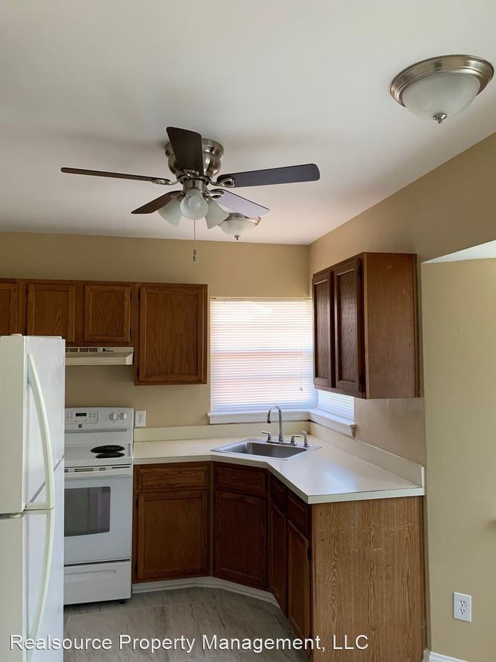 1017 W Princeton St - Photo 3 of 8