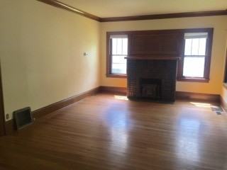 409 Thomas Ave S - Photo 2 of 12