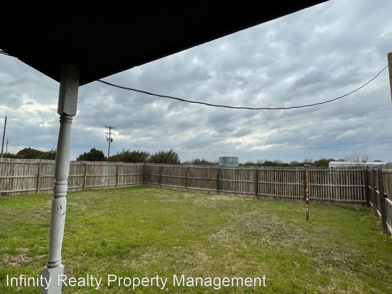 Affordable Duplex, Acton Side of Granbury - Photo 3 of 9