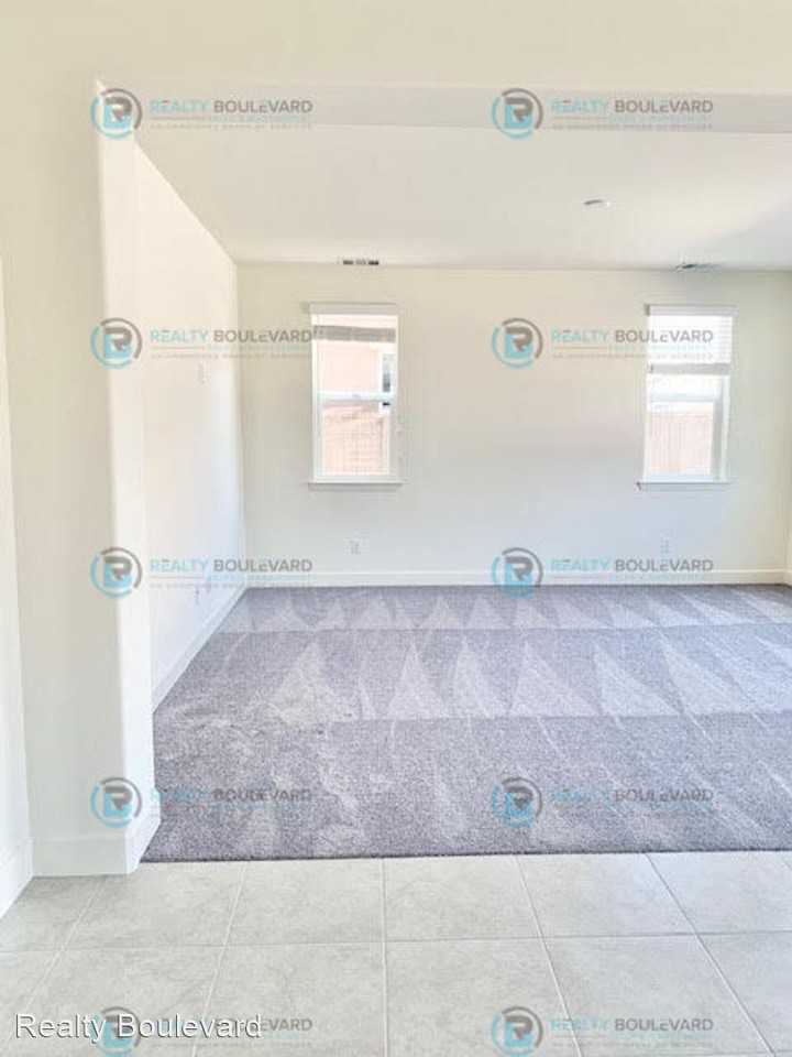 2042 Maradona Dr - Photo 2 of 50