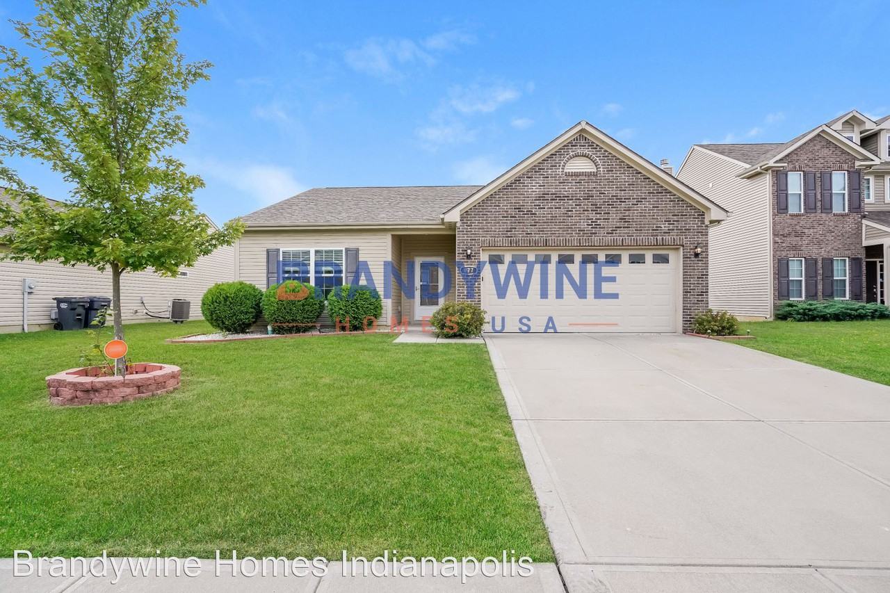 877 Blue Ash Trl - Photo 3 of 50
