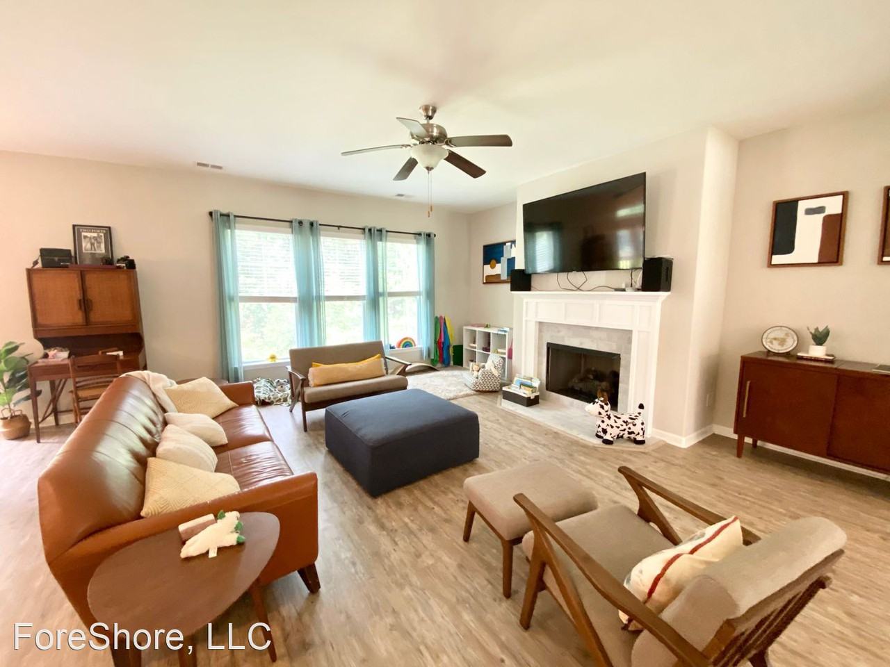 112 Sago Palm Dr - Photo 3 of 19