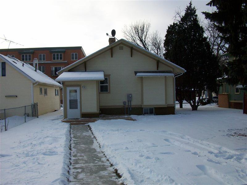 208 Collins Ave Apartments in Mandan, ND 58554 Zumper