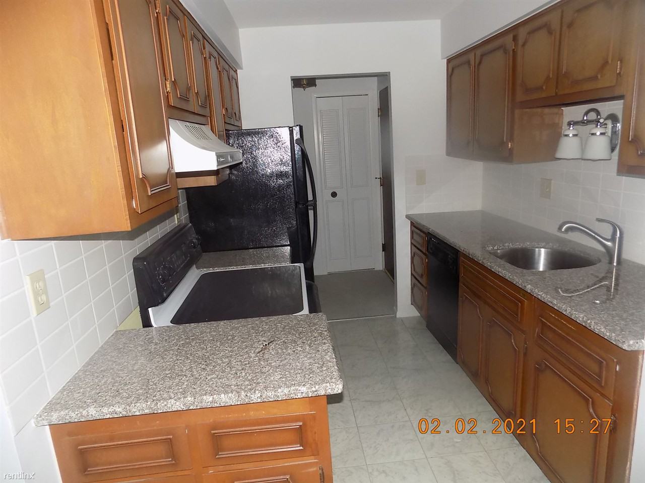 435 Riviera Dr #33 - Photo 2 of 9