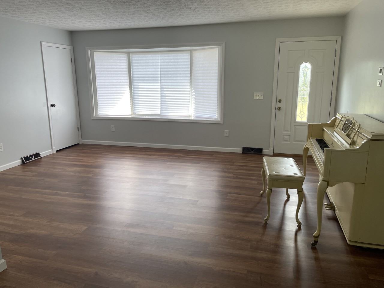 72 Lake Dr Sw - Photo 3 of 25