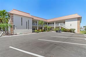 333 Island Way #106 - Photo 2 of 18