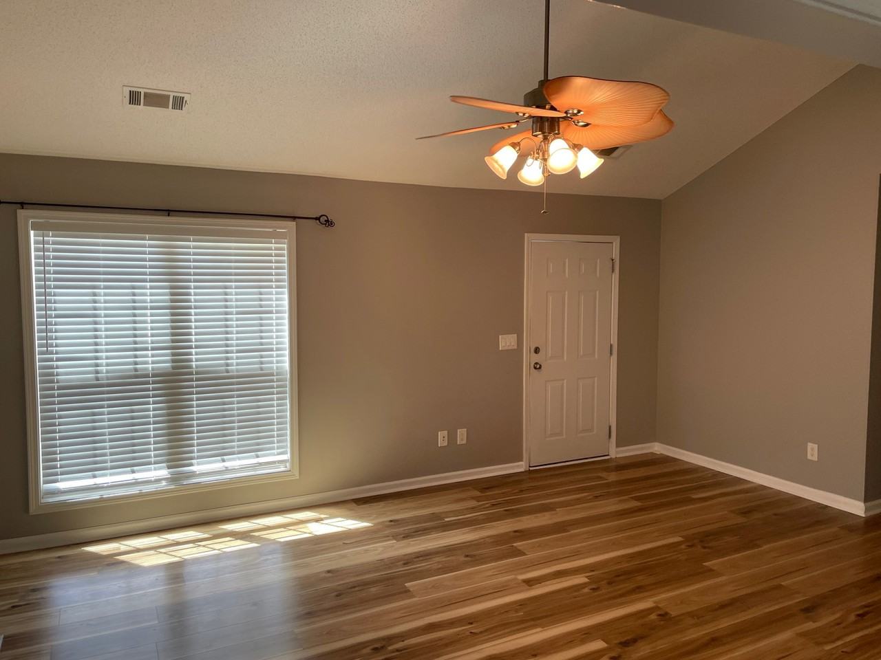 1189 Old 41 Hwy - Photo 3 of 12