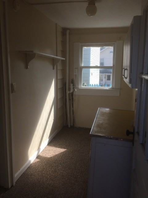 405 Russell St - Photo 6 of 12