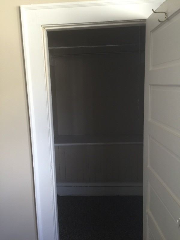 405 Russell St - Photo 7 of 12