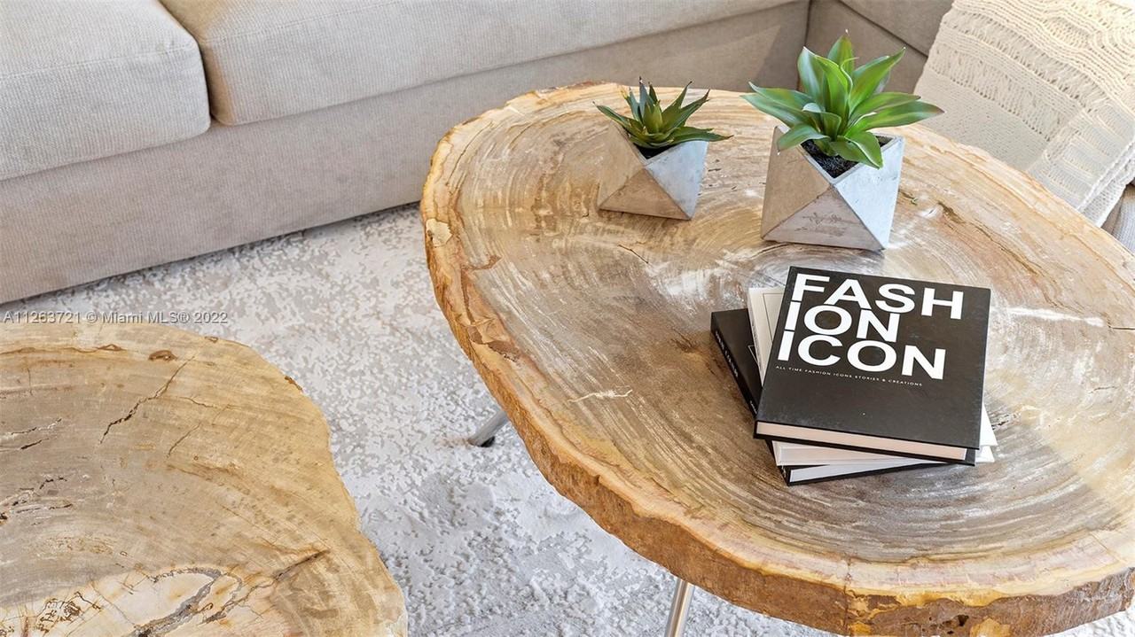 2301 Collins Ave #641 - Photo 4 of 31