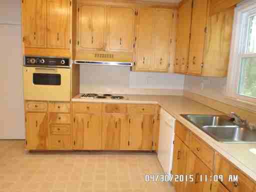 1213 S Magnolia St - Photo 3 of 10