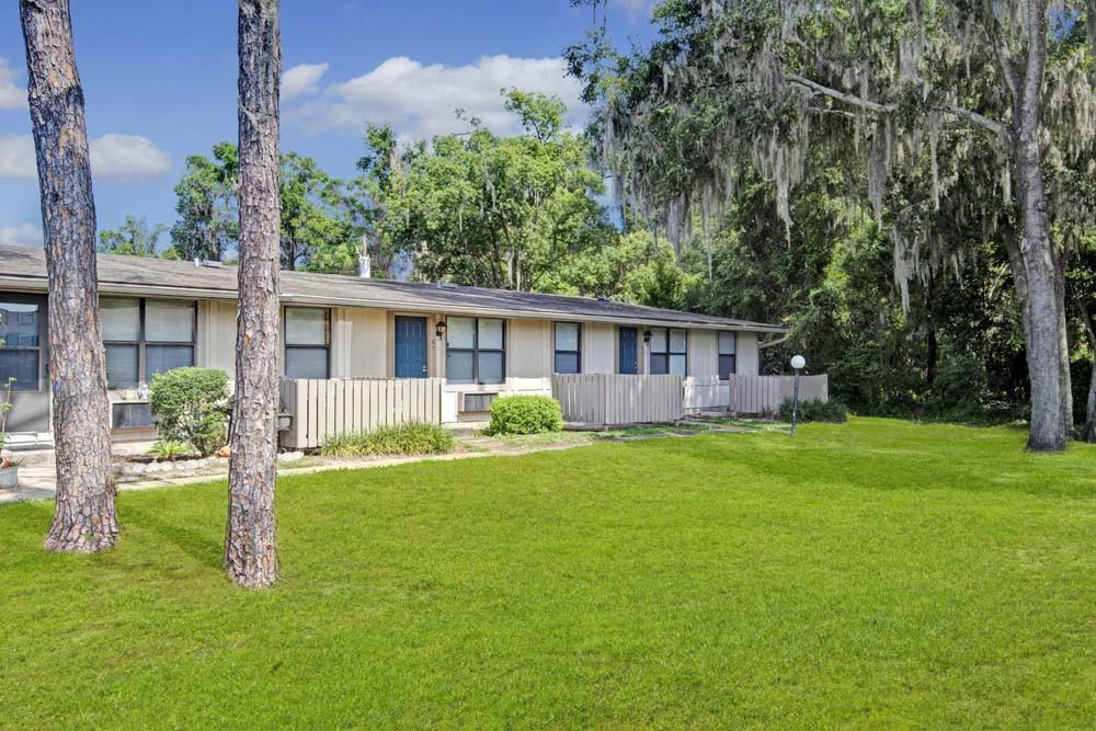 Applewood - Photo 3 of 24