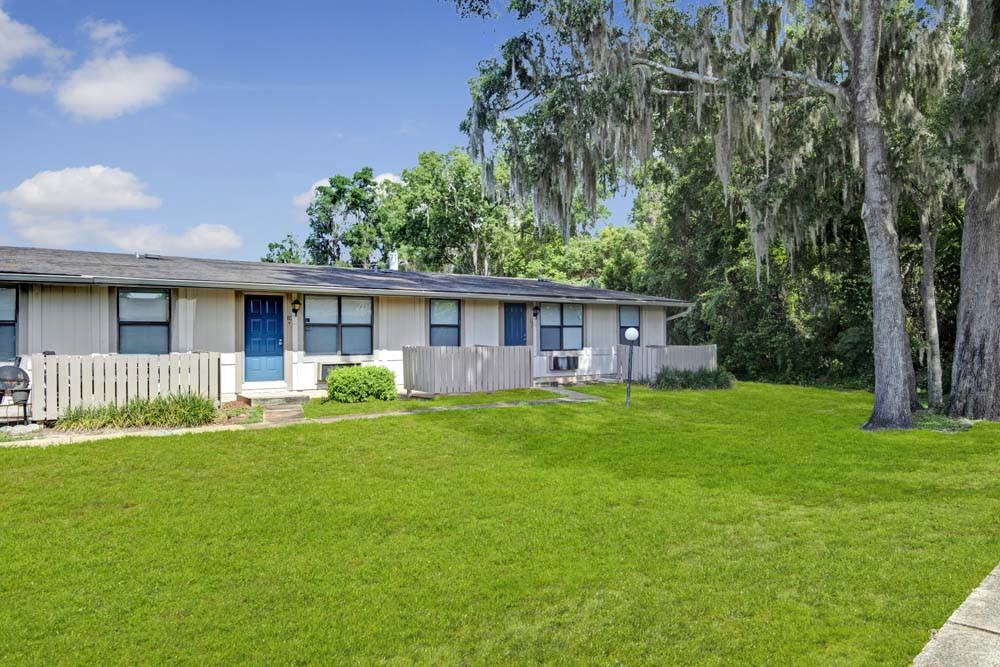 Applewood - Photo 4 of 24