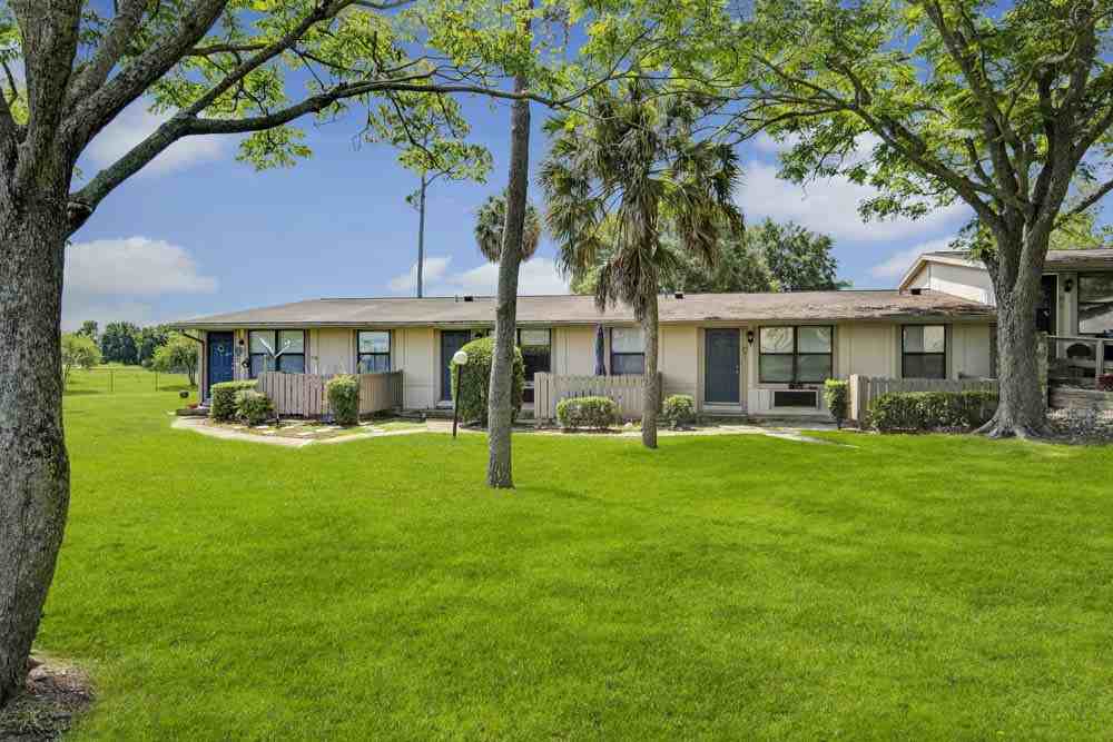 Applewood - Photo 7 of 24