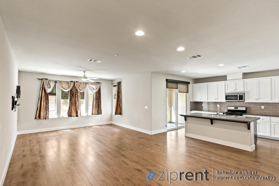 7 Rogers Ln - Photo 3 of 22