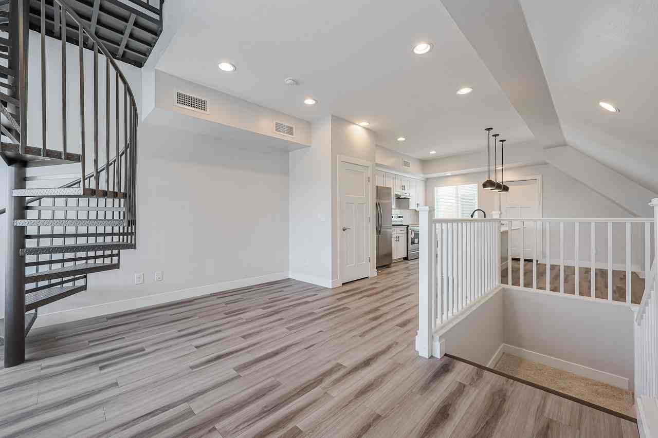 1122 East Roosevelt Street - F2Unit F2 #F2 - Photo 2 of 7