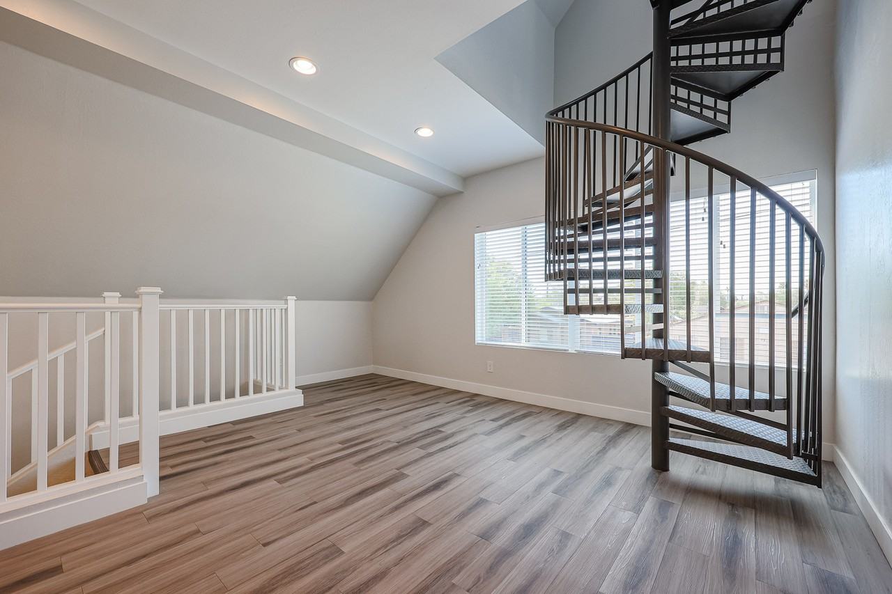 1122 East Roosevelt Street - F2Unit F2 #F2 - Photo 3 of 7