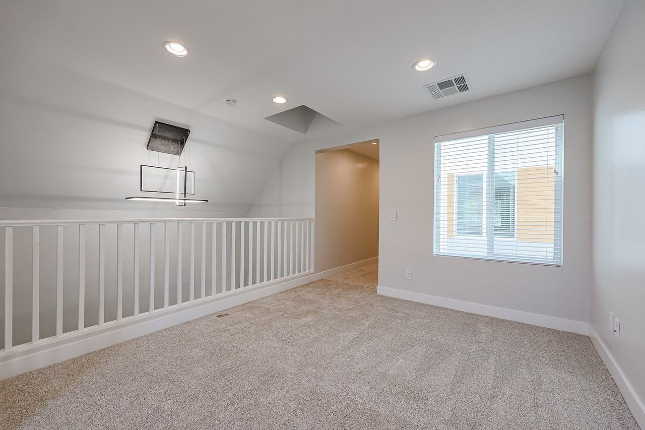 1122 East Roosevelt Street - F2Unit F2 #F2 - Photo 4 of 7